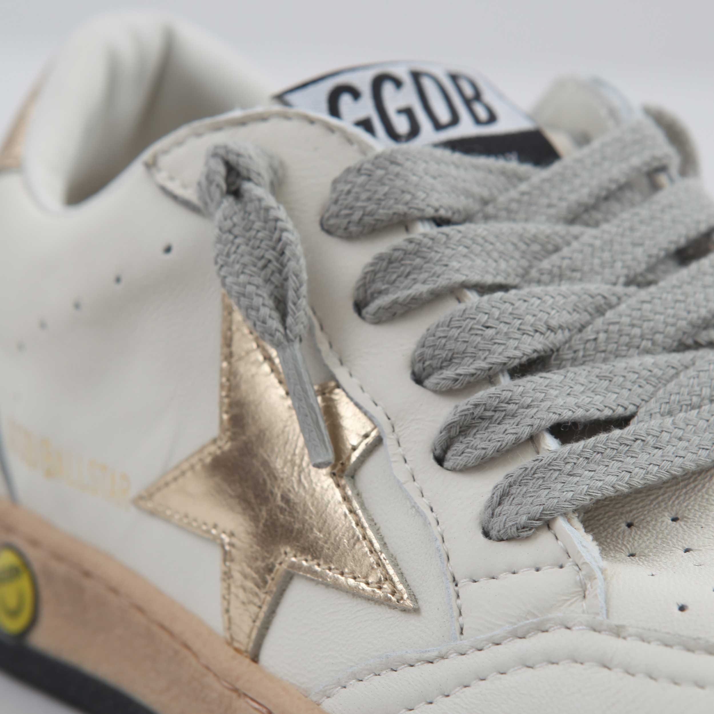 BALL STAR UNISEX WHITE AND GOLD JUNIOR SNEAKERS