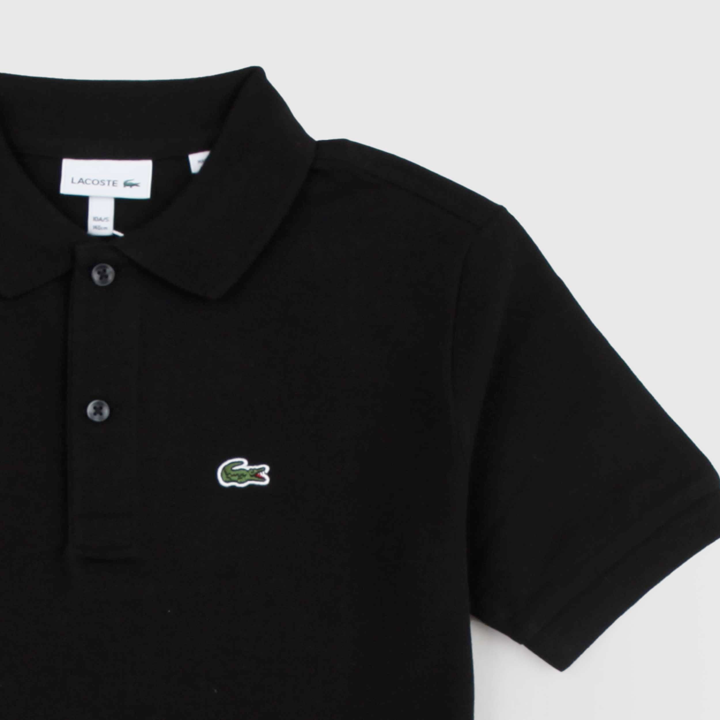 Polo Nero con Targhetta Verde Firmata LACOSTE