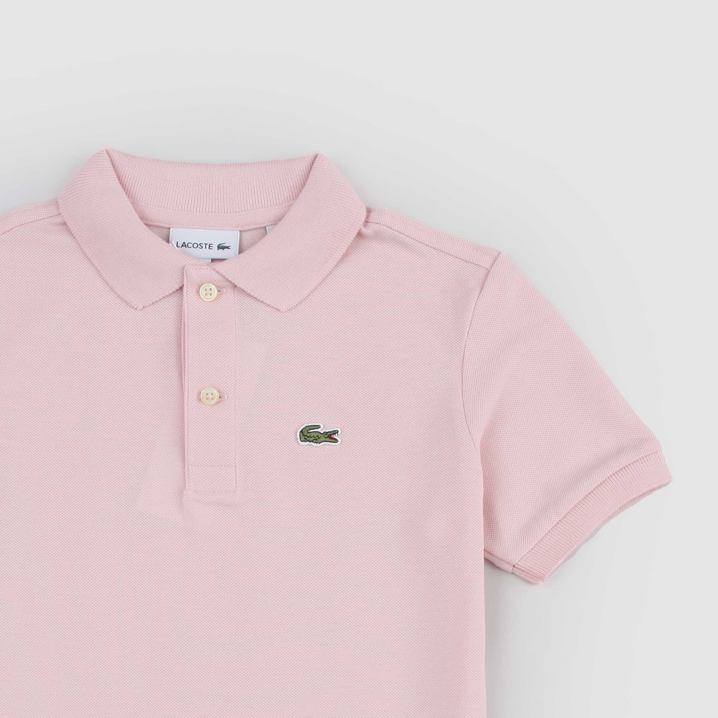 Polo Rosa con Apertura a Due Bottoni Firmata LACOSTE