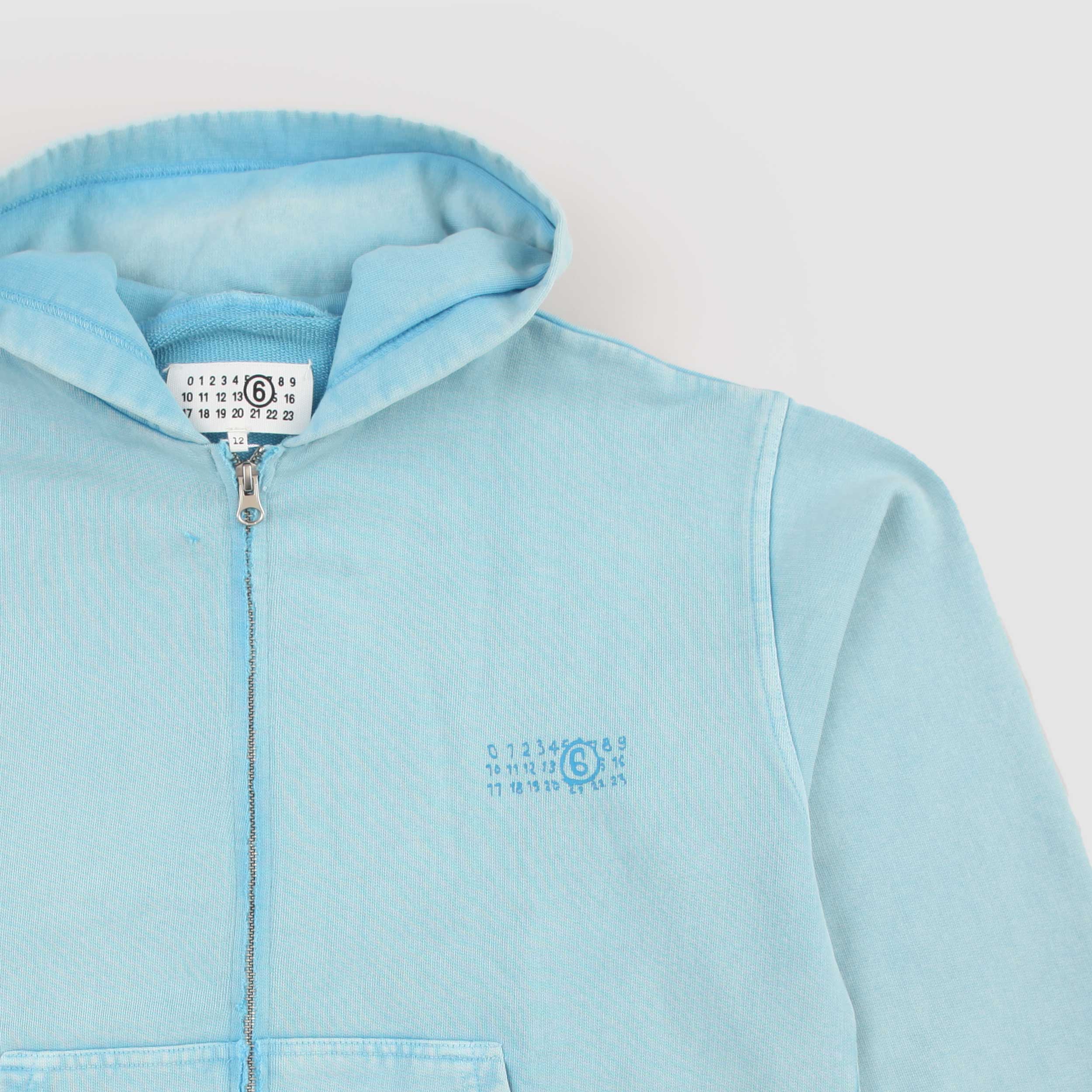 Felpa Celeste con Cappuccio Firmata MM6