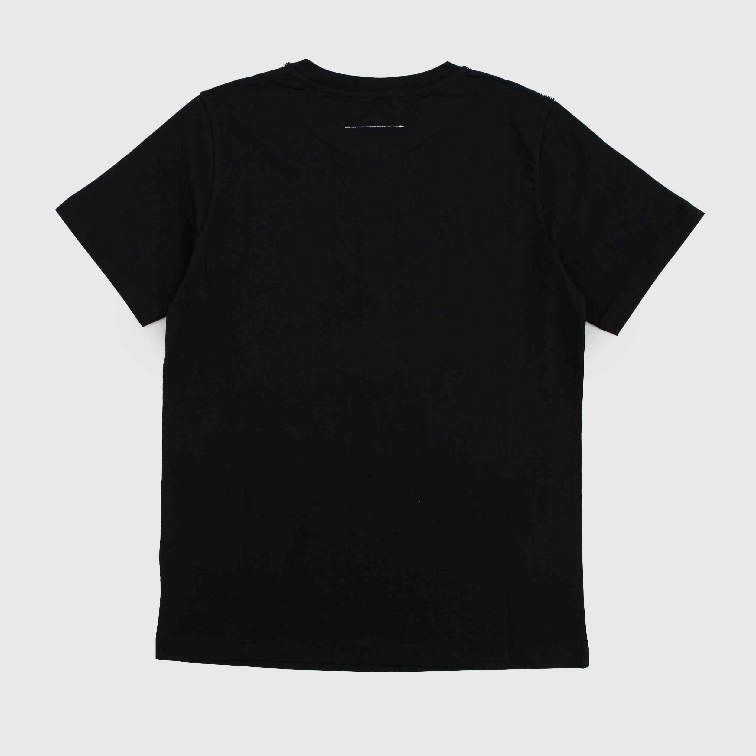 T-shirt Nera Girocollo con Impunture e Targhetta Firmata MM6