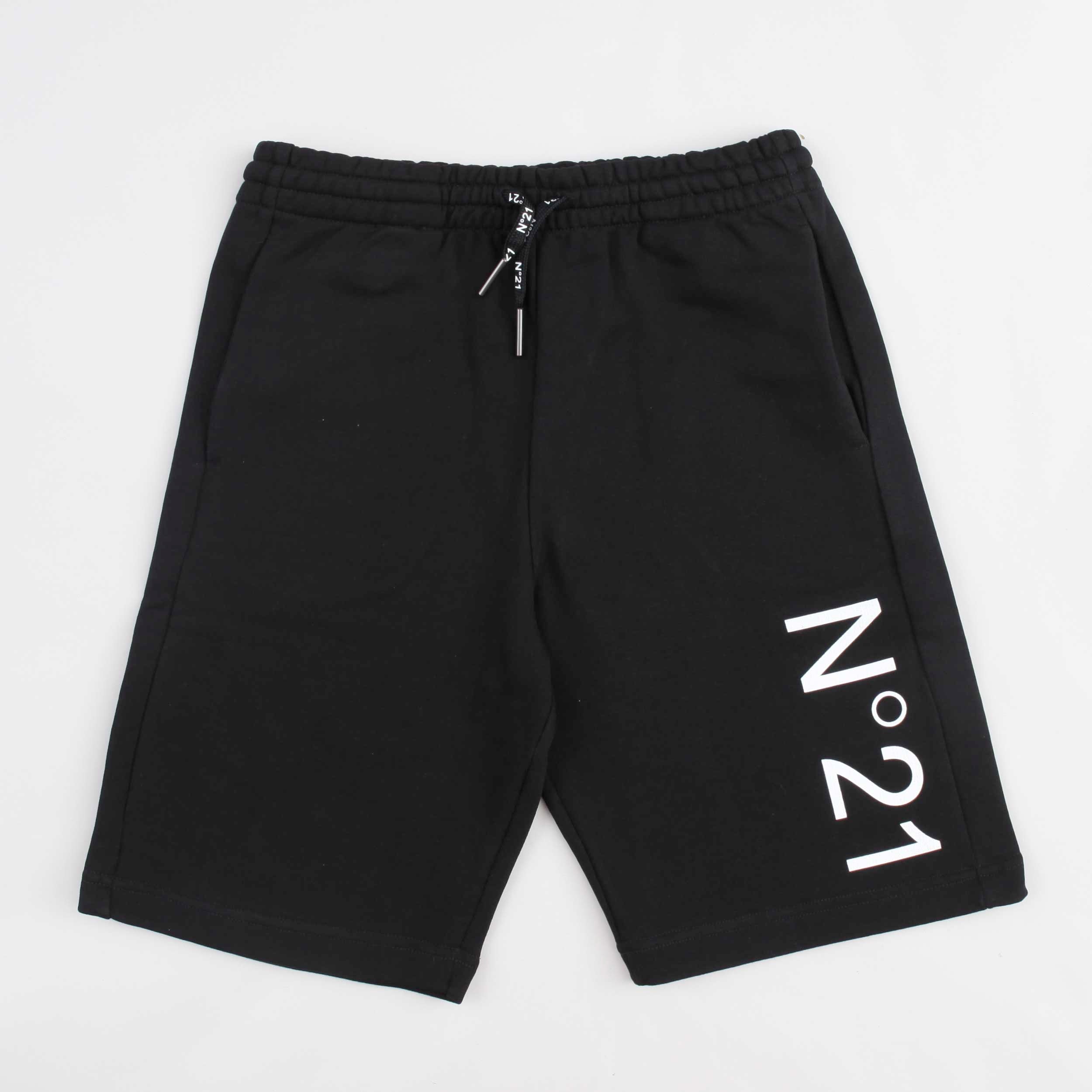 Bermuda Nero Con Logo Bianco Firmato N.21