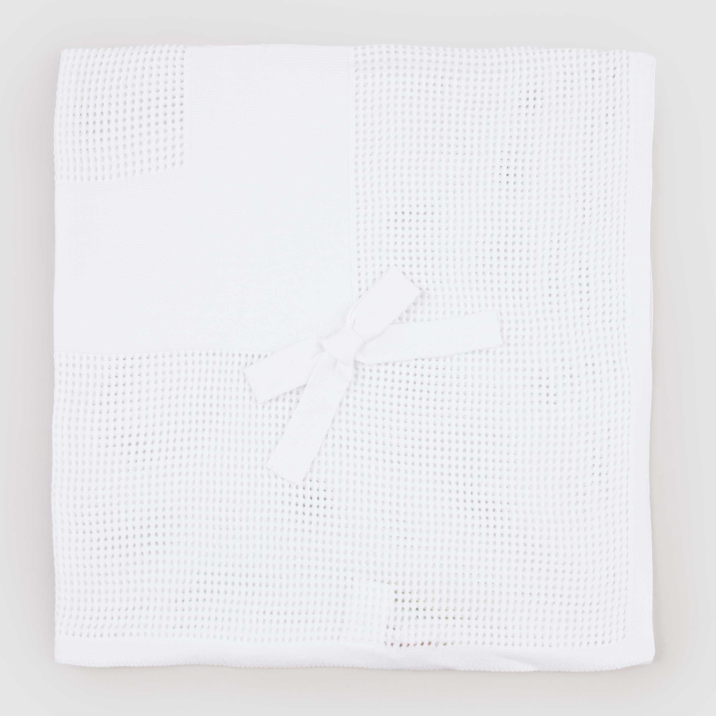 Copertina Bianca con Fiocco Applicato Firmata PECESA