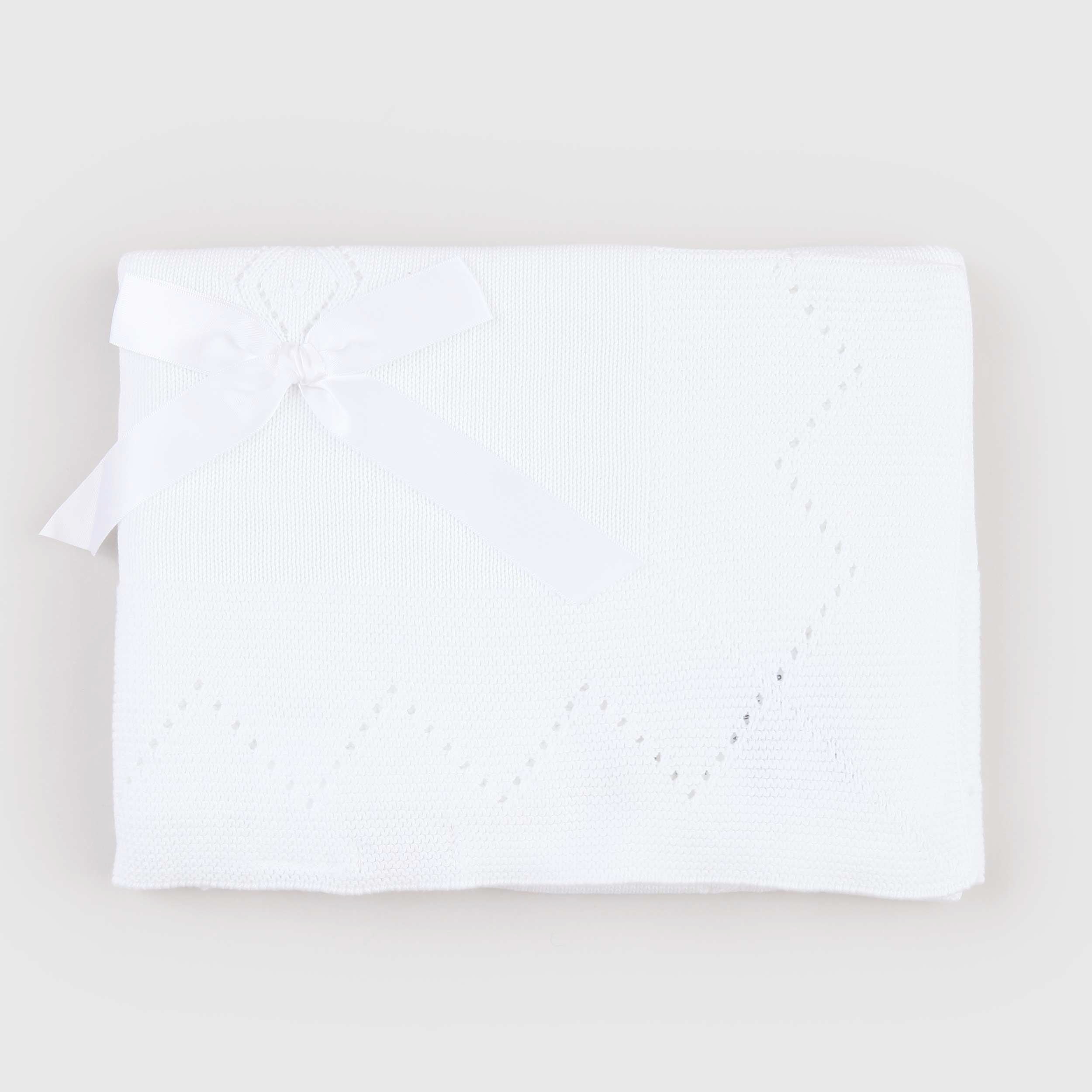 White Cover with PECESA Signature Workmanship