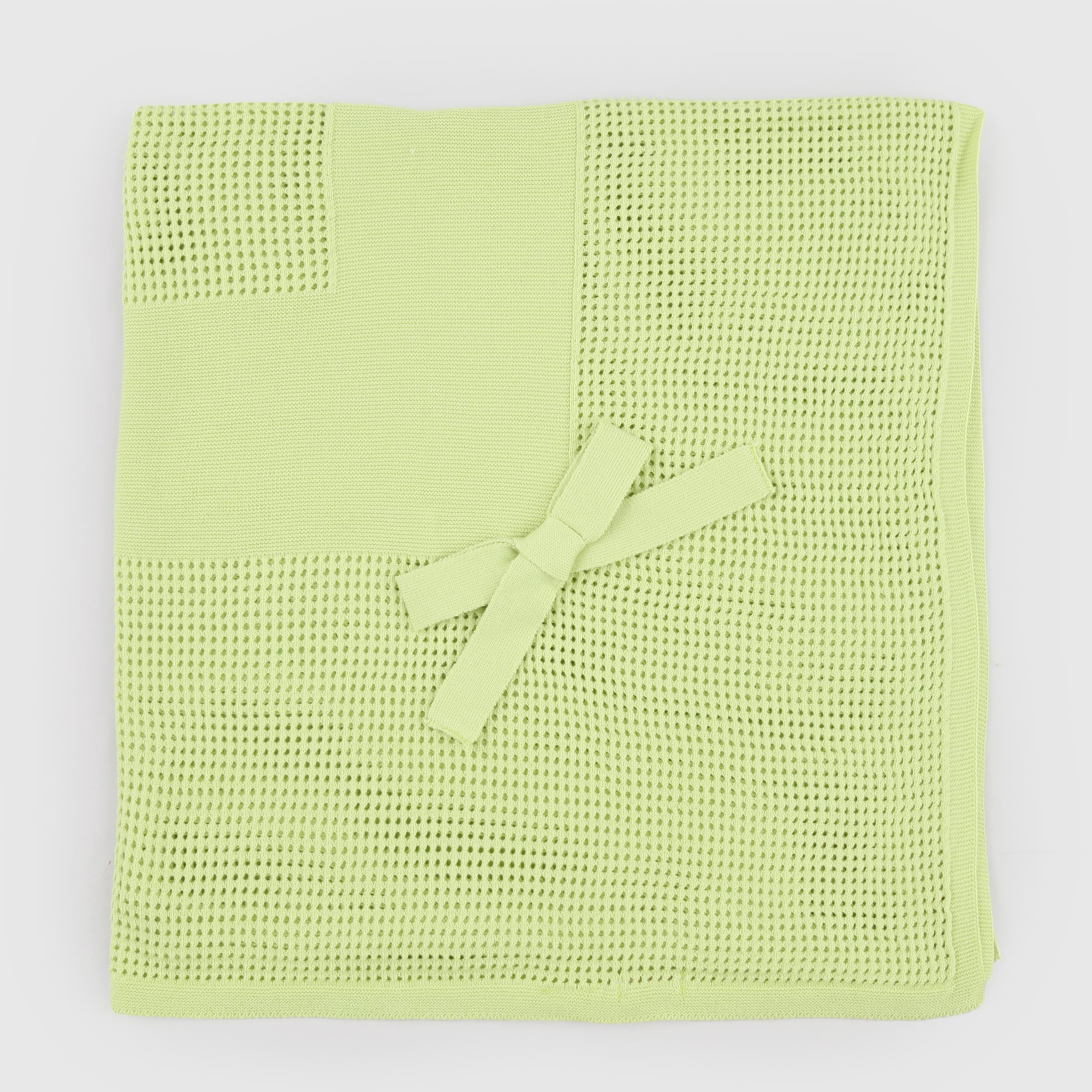 Copertina Verde con Lavorazione ai Ferri Firmata PECESA