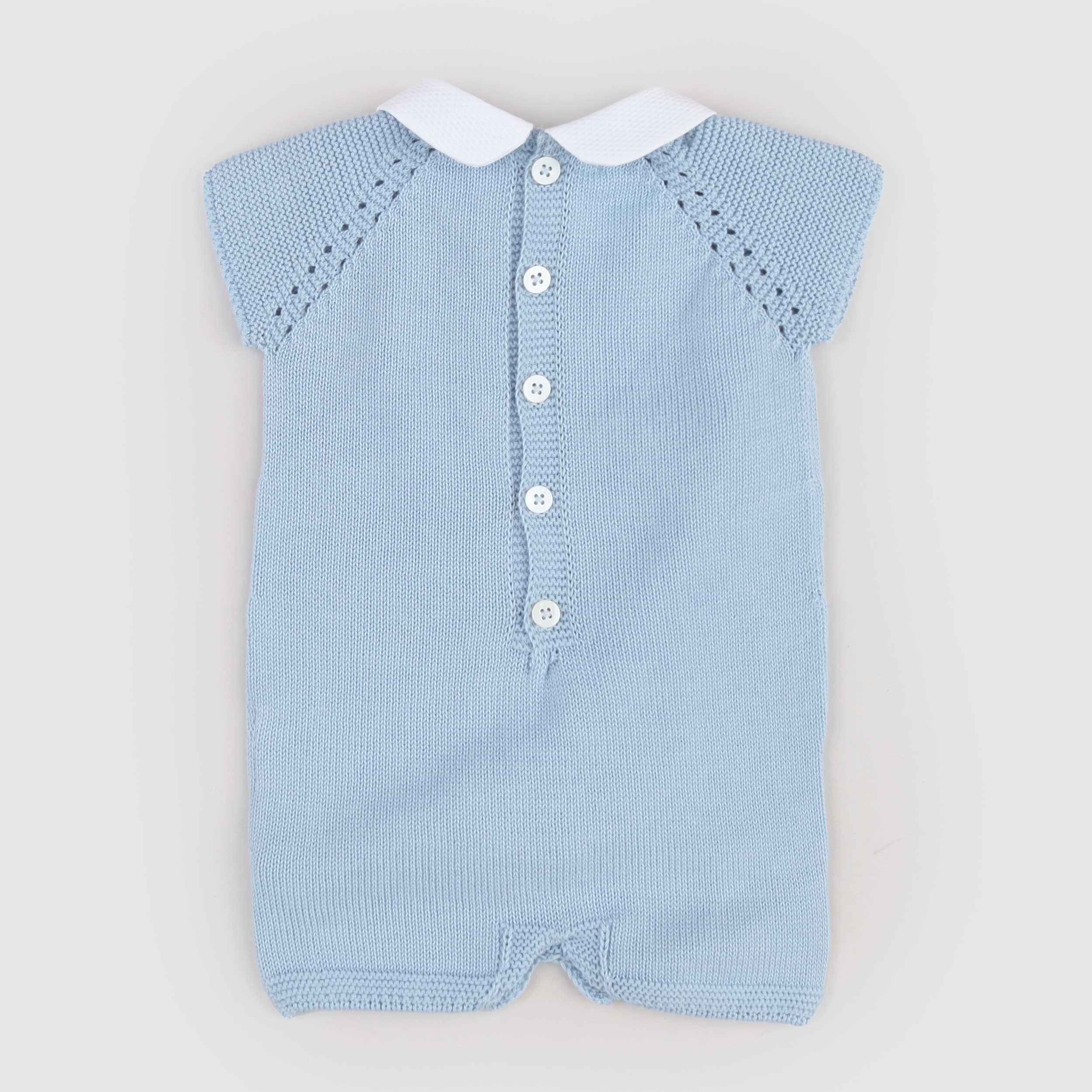 Tutina Celeste e Bottoni in Madreperla Firmata PECESA