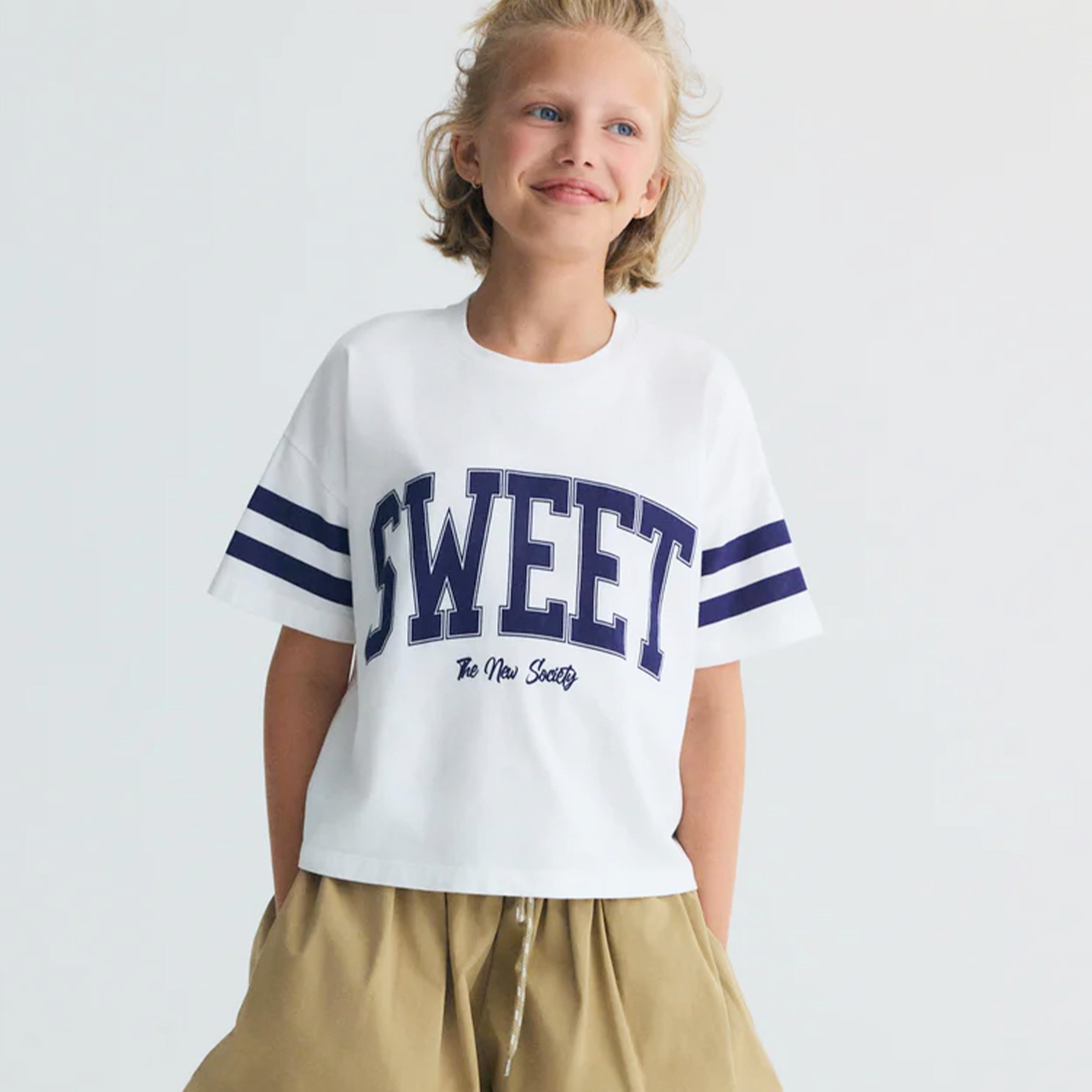 T-shirt con Fascia sulle Maniche Firmata THE NEW SOCIETY