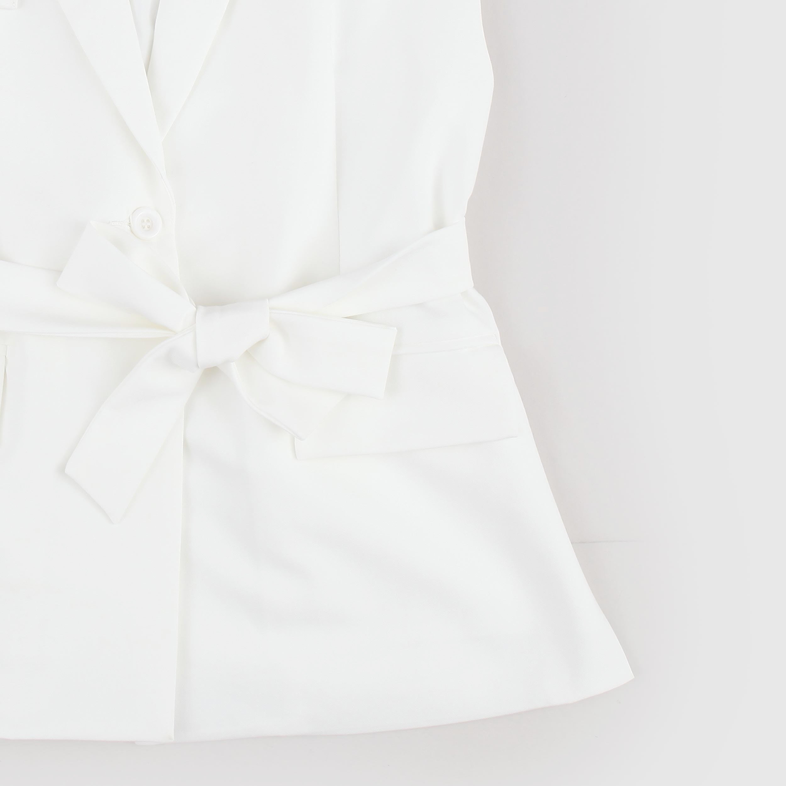 TOBETOO White Sleeveless Vest