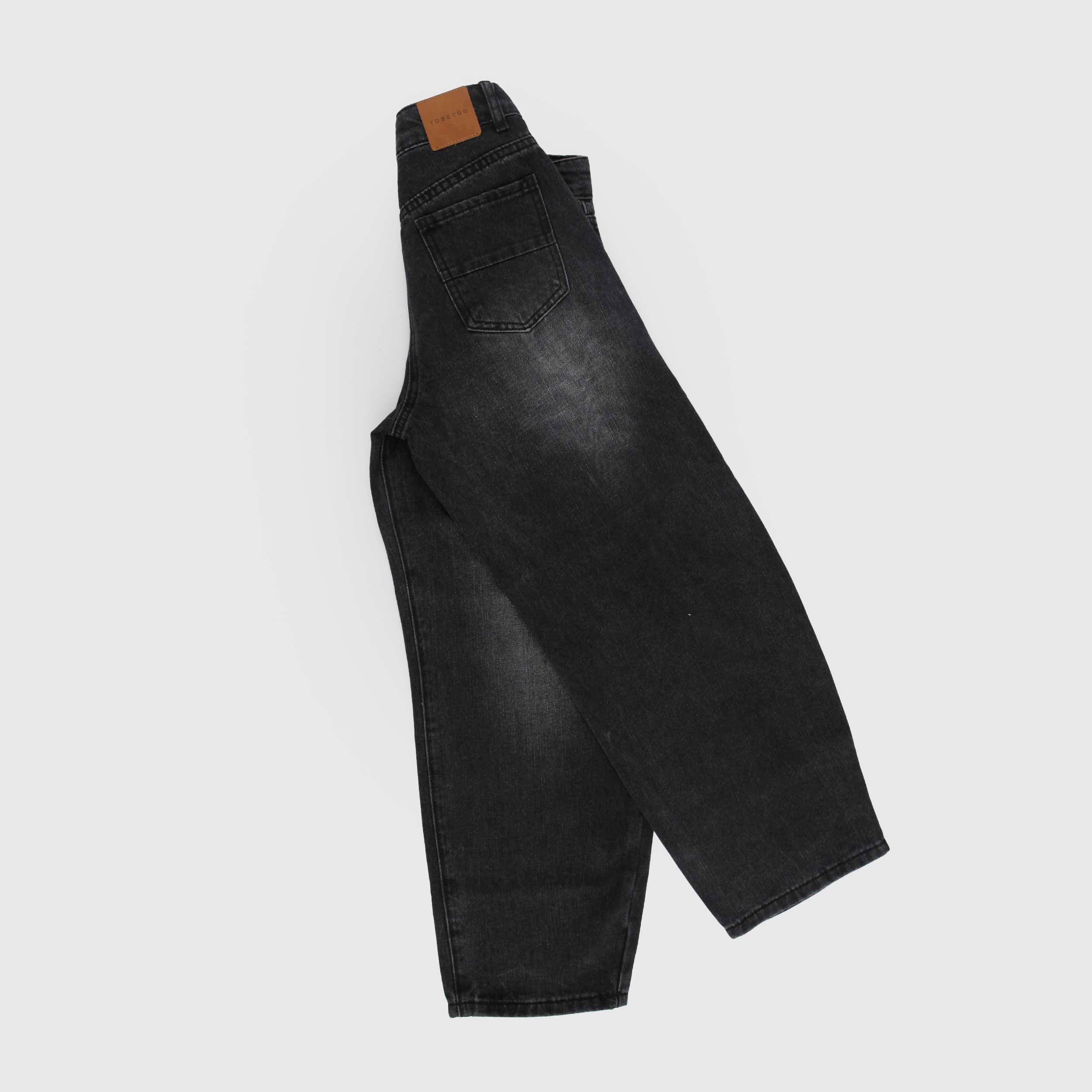 Jeans Nero Modello a Uovo Firmato TOBETOO